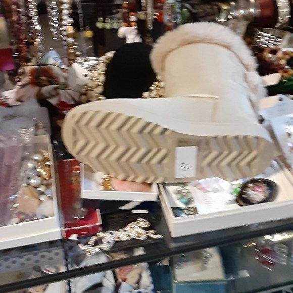 CHARLIE PAIGE CUTE BOOTS FAUX FUR - Picture 4 of 4